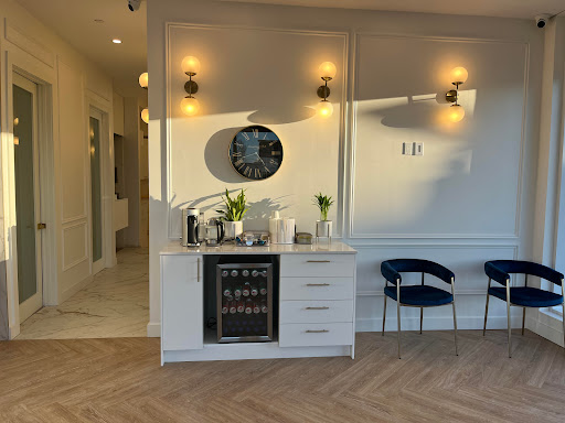Centre Dentaire Saint-Elzéar - Dentiste - Invisalign - Orthodontie - Thumbnail
