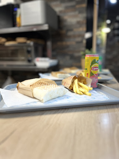 Photo 5 - Food's time