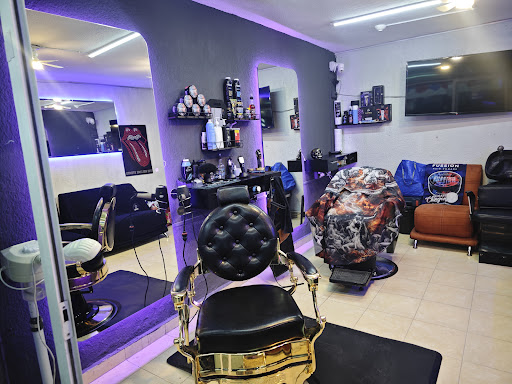 Mau Vera MX Barber shop, Ojo de agua