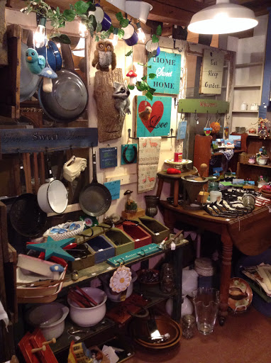 Country Things Antiques Collectibles and Gifts - Thumbnail