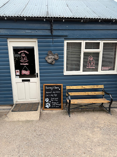 Barney's Barn - Visual