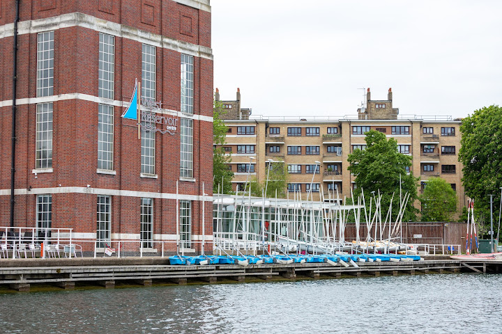 West Reservoir Centre by null