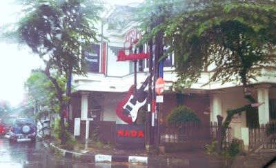 electronics-store