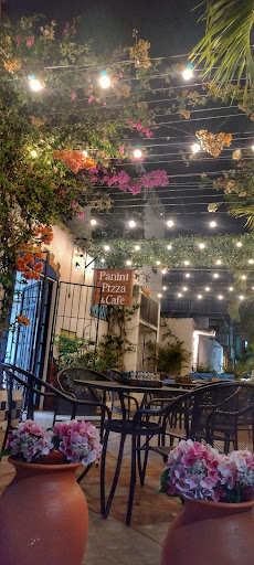 Panini Pizza & Café