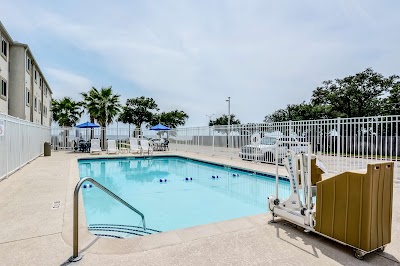 Motel 6 Biloxi, MS - Beach