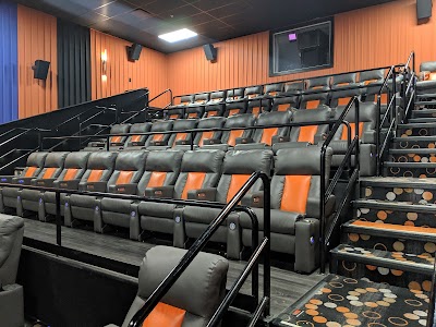 Riverview Cinemas 8 & Playhouse