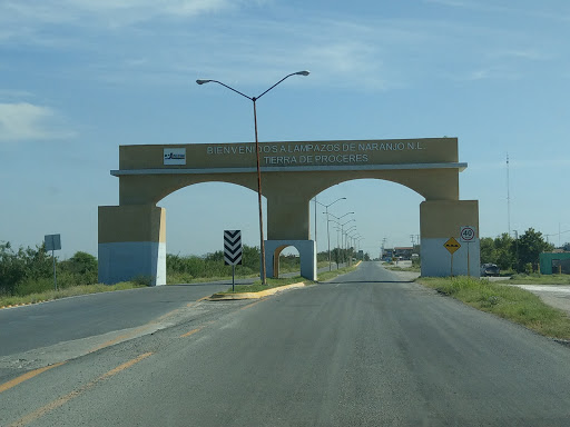 Arco de acceso a Lampazos de Naranjo - Thumbnail