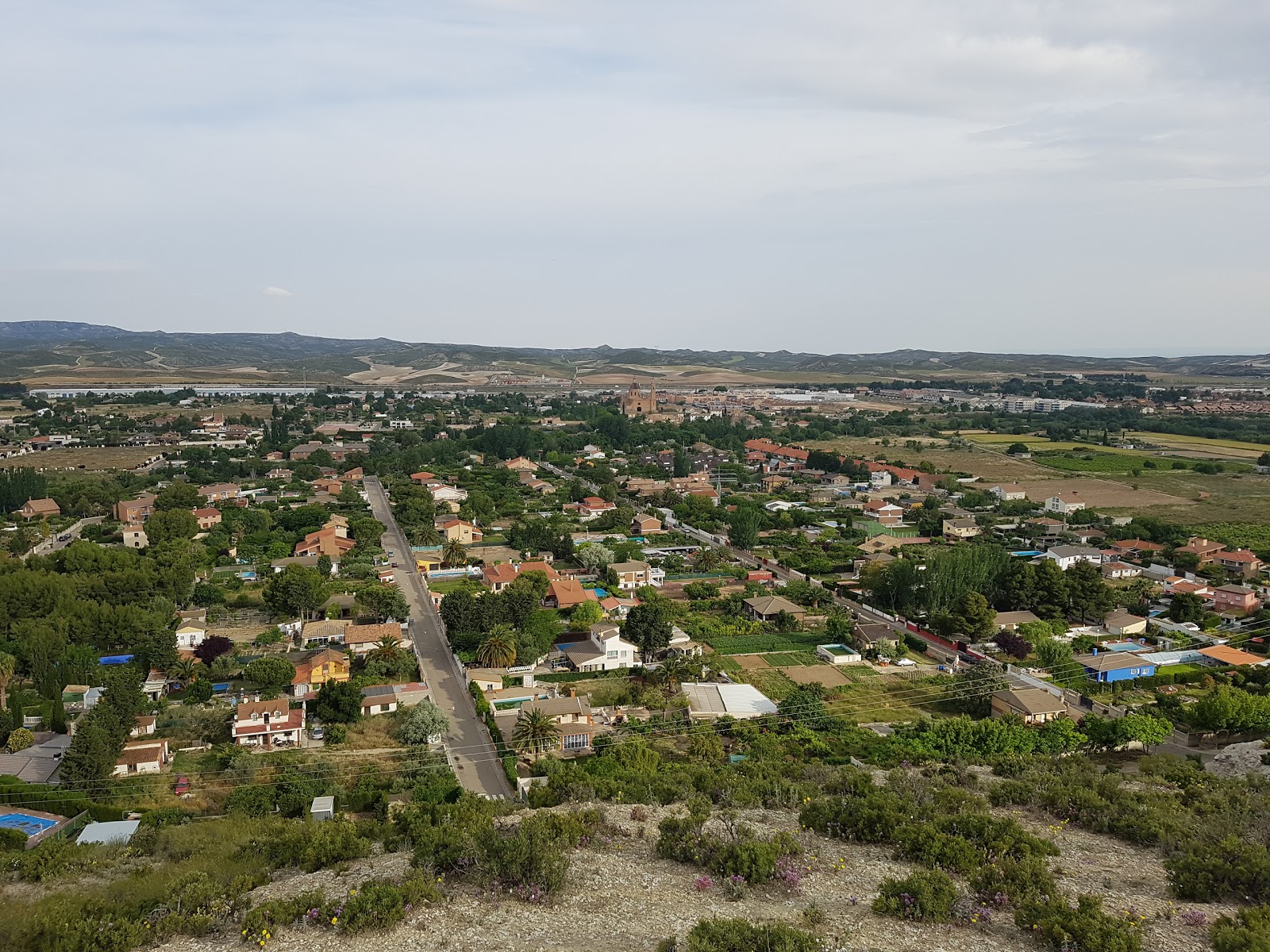 Resultado de imagen de IMAGENES  DEL  PUEBLO  ZARAGOZANO  DE  CADRETE