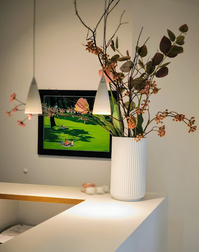 Dr. Simone Billen I Zahnarztpraxis für Parodontologie und ästhetische Zahnheilkunde in Bonn Beuel photo