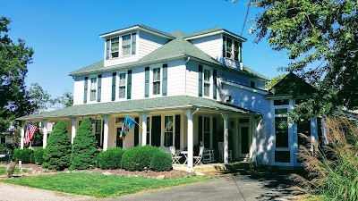 Colonial Beach Plaza Bed & Breakfast