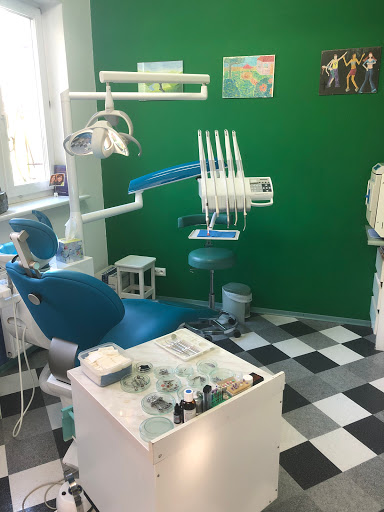 Gabinet Stomatologiczny Dr J. Sobianowska Protetyka Chirurgia Stomatologiczna Stomatologia Dziecięca