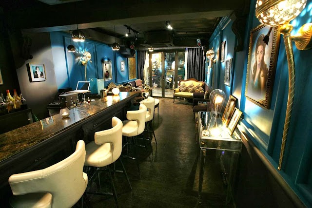 Varga Lounge
