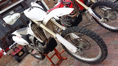 Photos of Maniacs Motorsport