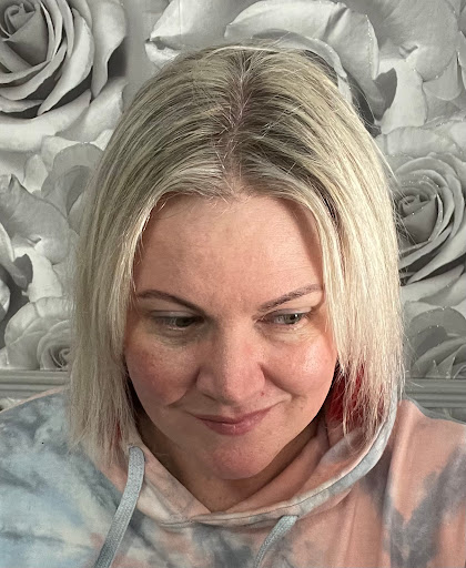 Deepa mobile hairdresser and hydra facial for ladies - Thumbnail