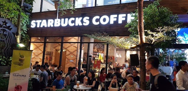 Starbucks Nguyen Hue