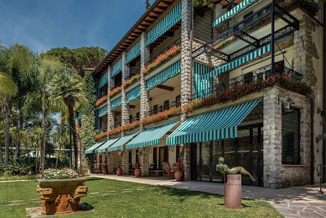 Augustus Hotel & Resort