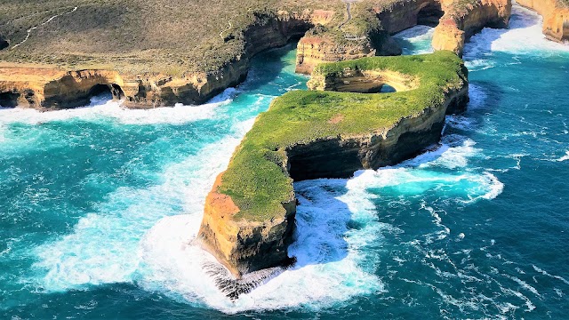 Twelve Apostles Marine National Park