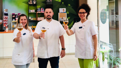 FARMACIA AKOS LDA. ALBORADA MARTINEZ PACHECO - Thumbnail