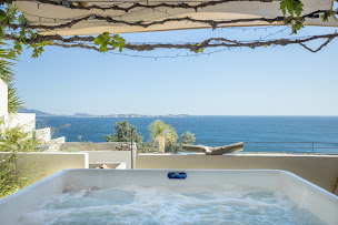 Photo n°39 de LES SUITES LOVE SPA VUE MER PISCINE à Marseille (Spa)