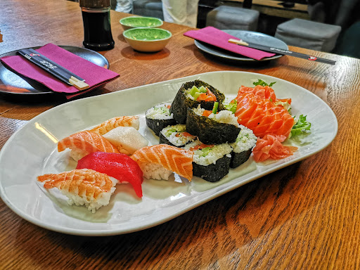 Uri Sushi - Visual