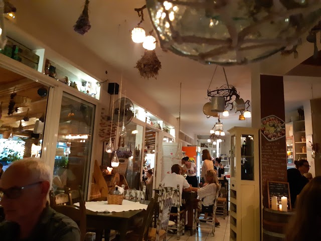 Raeti Taverna Restaurant
