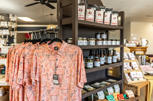 Shoppe 826 - Visual