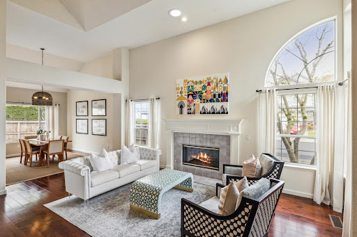 Christen Hamilton Realtor | Compass - Thumbnail