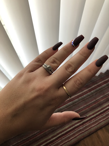 First For Nails - Visual