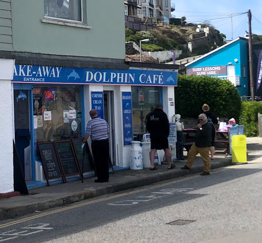 Dolphin Cafe - Visual