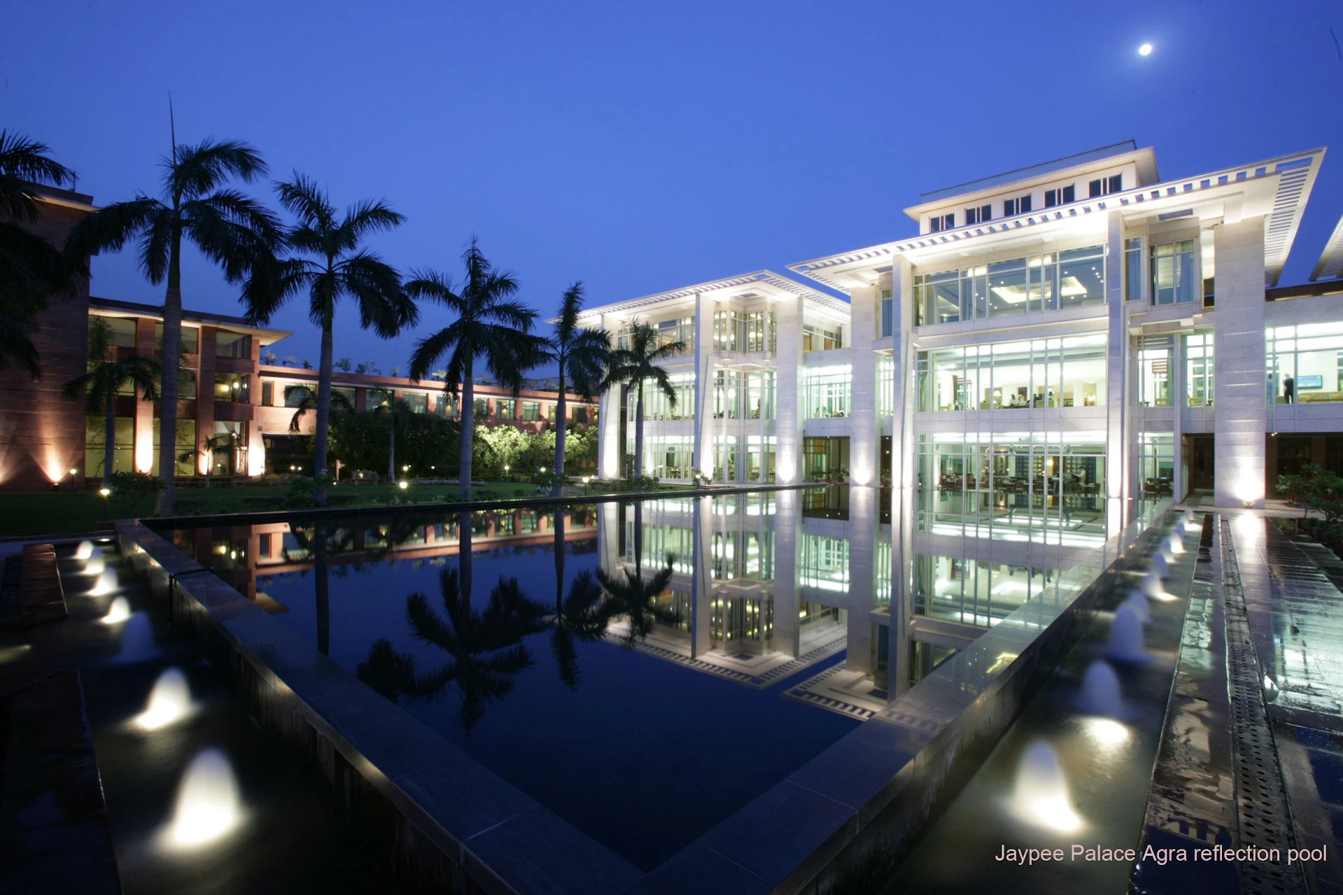 Jaypee Palace Hotel & Convention Centre - 5 Star Deluxe Hotel in Agra