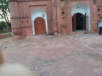 Photos of Alhaj Pir Shah Sharif Bagdadi (R) Mazar
