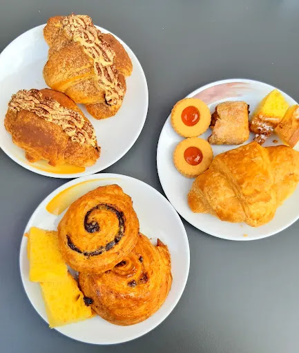 La La Land Patisserie - Thumbnail