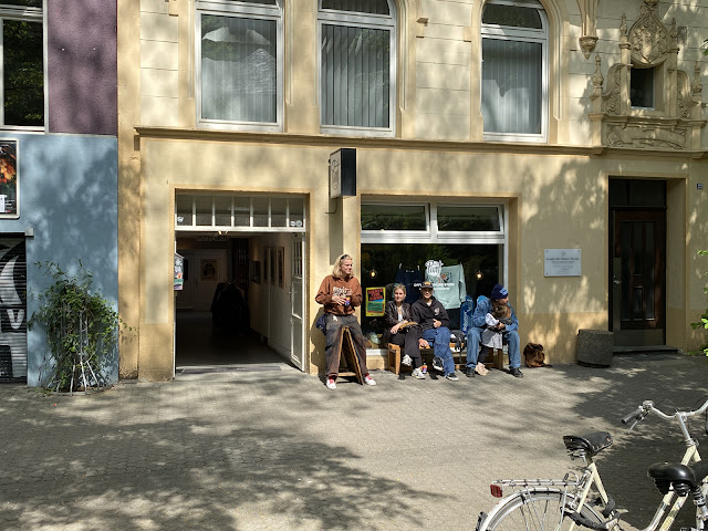 Pivot Skateshop by null