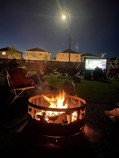 Bulldog Outdoor Movies - Thumbnail