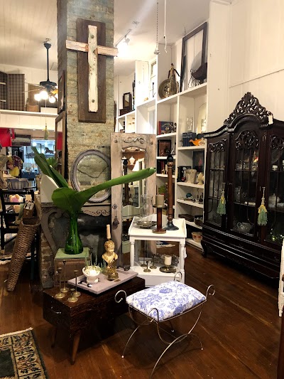 Eclectic Inn &Vintage Antiques