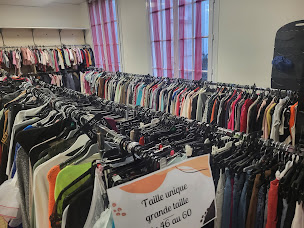 Photo n°8 de La Frip' c'est Chic à Blou à Blou (Magasin d'articles d'occasion)