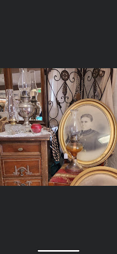 Creator's Vintage Store - Thumbnail