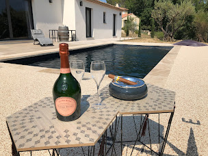 Photo n°1 de SEOZ BAT résine de marbre à Les Arcs (Magasin de revêtements de sol)