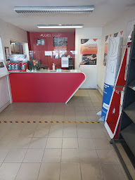 Photo n°2 de Garage Voltaire à Rueil-Malmaison (Atelier de réparation de pneus)