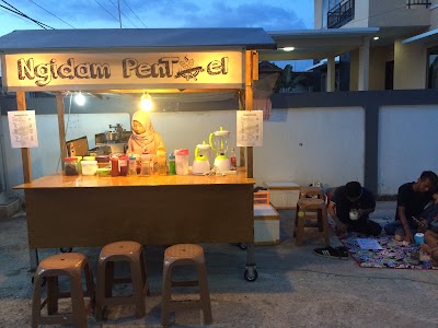 Photos of Ngidam Pentoel