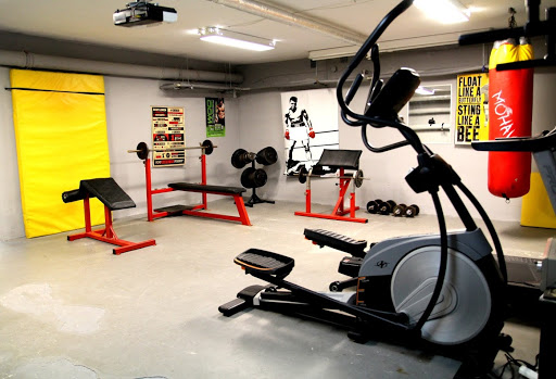 KLUB BOKSERSKI ""PIĘŚCIARZ""