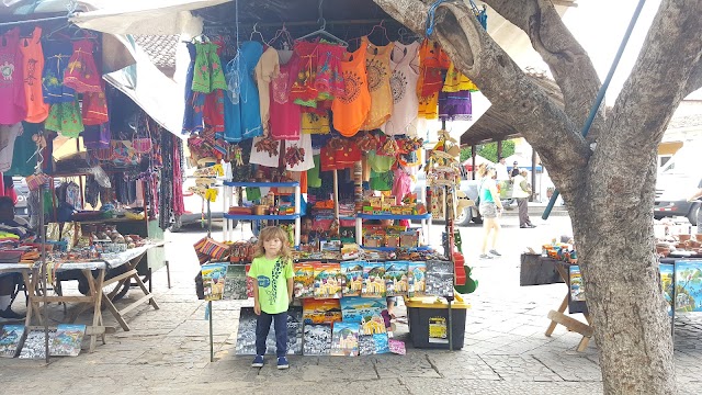 El Mercado Viejo Craft Market