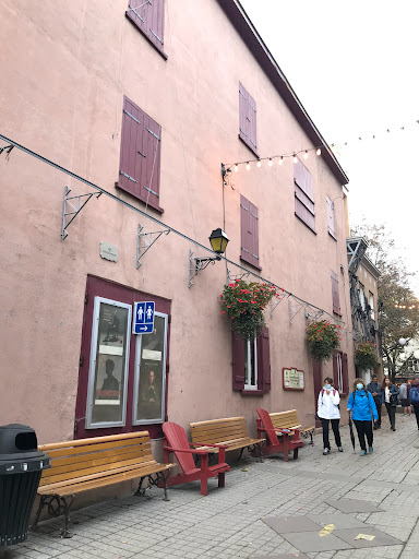 Goblin Red door