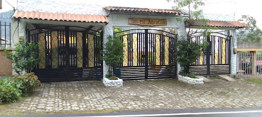 Alojamiento El Jardín Aeropuerto