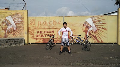 Photos of Bintang Surroya/ Frans Achirianes.S