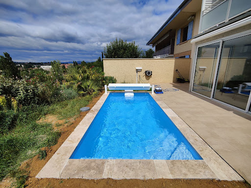 Photo de Une piscine coque à Bussières (42510)