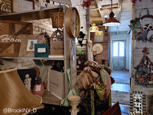 Southern Roots Antiques, LLC - Thumbnail