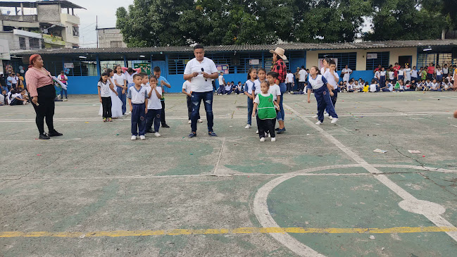 Opiniones de Escuela de Educación básica fiscal Ciudad de Azogues en Guayaquil - Escuela