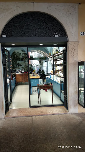 Profumeria Desenzano del Garda - Alessandra Profumeria