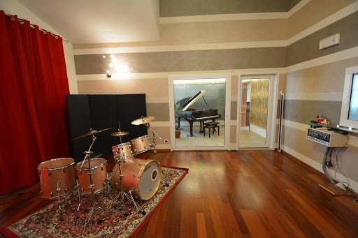 Over Studio Recording - Visual